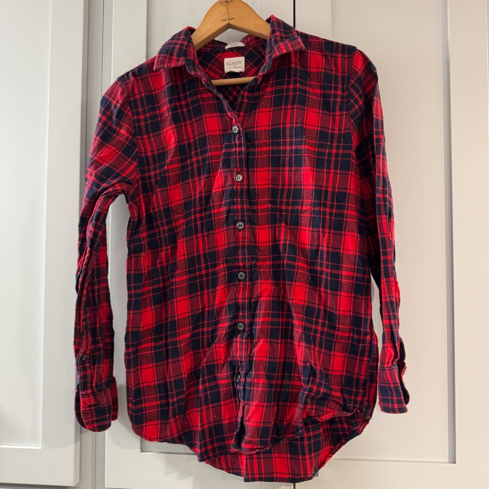 J Crew Boy Fit Red Navy Plaid Button Down Shirt Petite Small Cotton Flannel